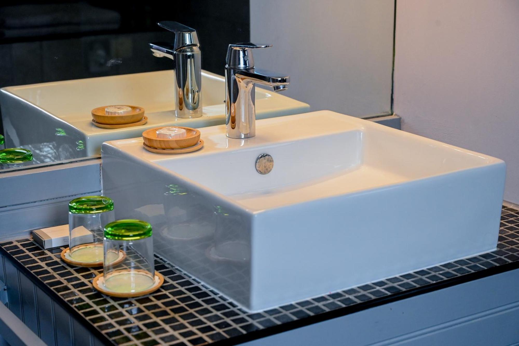 La Fontaine Dort Bed & Breakfast Tessy-sur-Vire Bagian luar foto