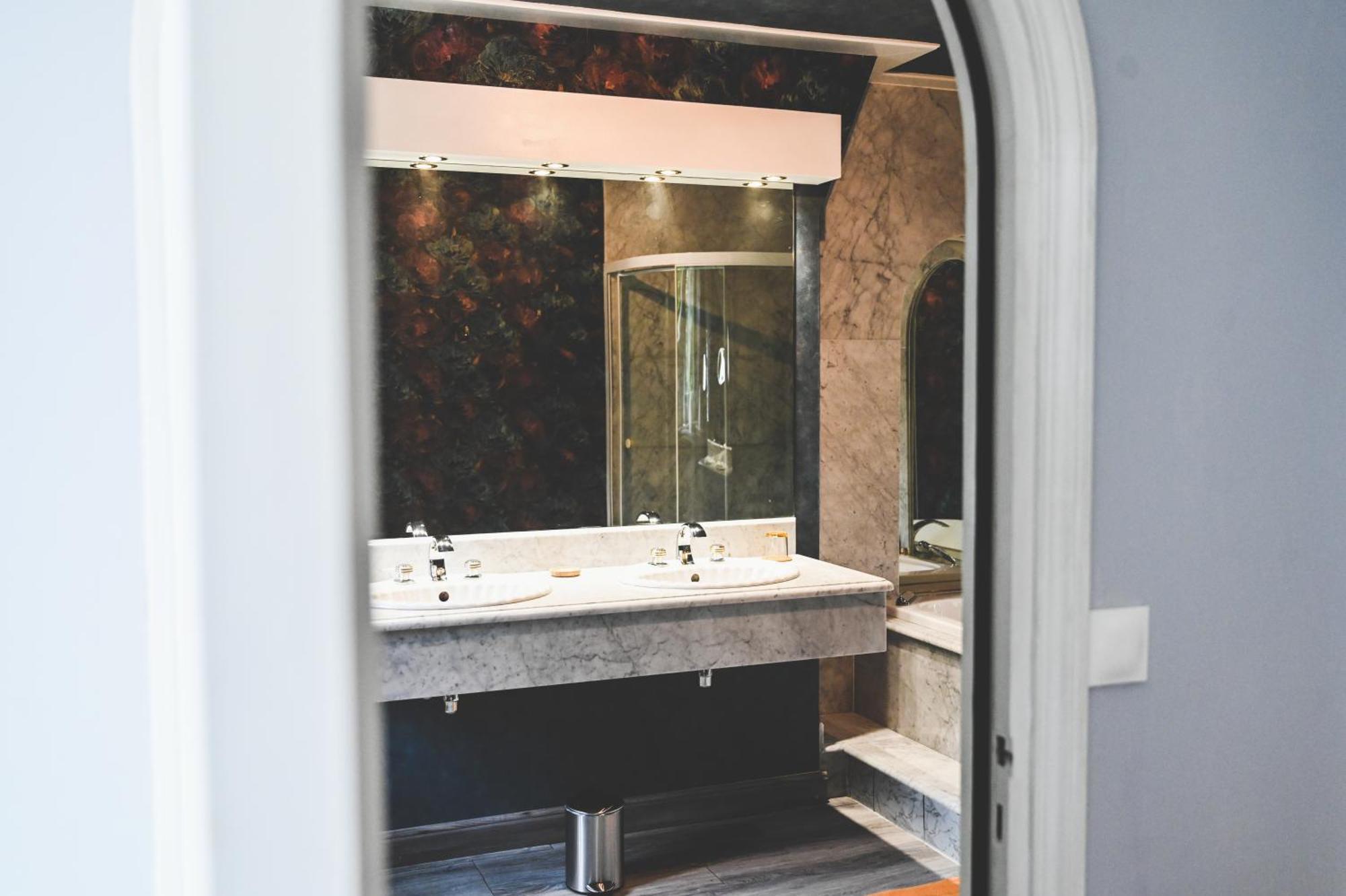 La Fontaine Dort Bed & Breakfast Tessy-sur-Vire Bagian luar foto